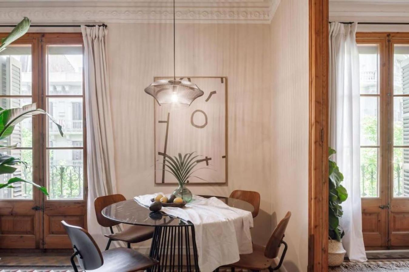 Apartment Ulindi - 2 Bedroom With Balcony In Eixample Esquerra *