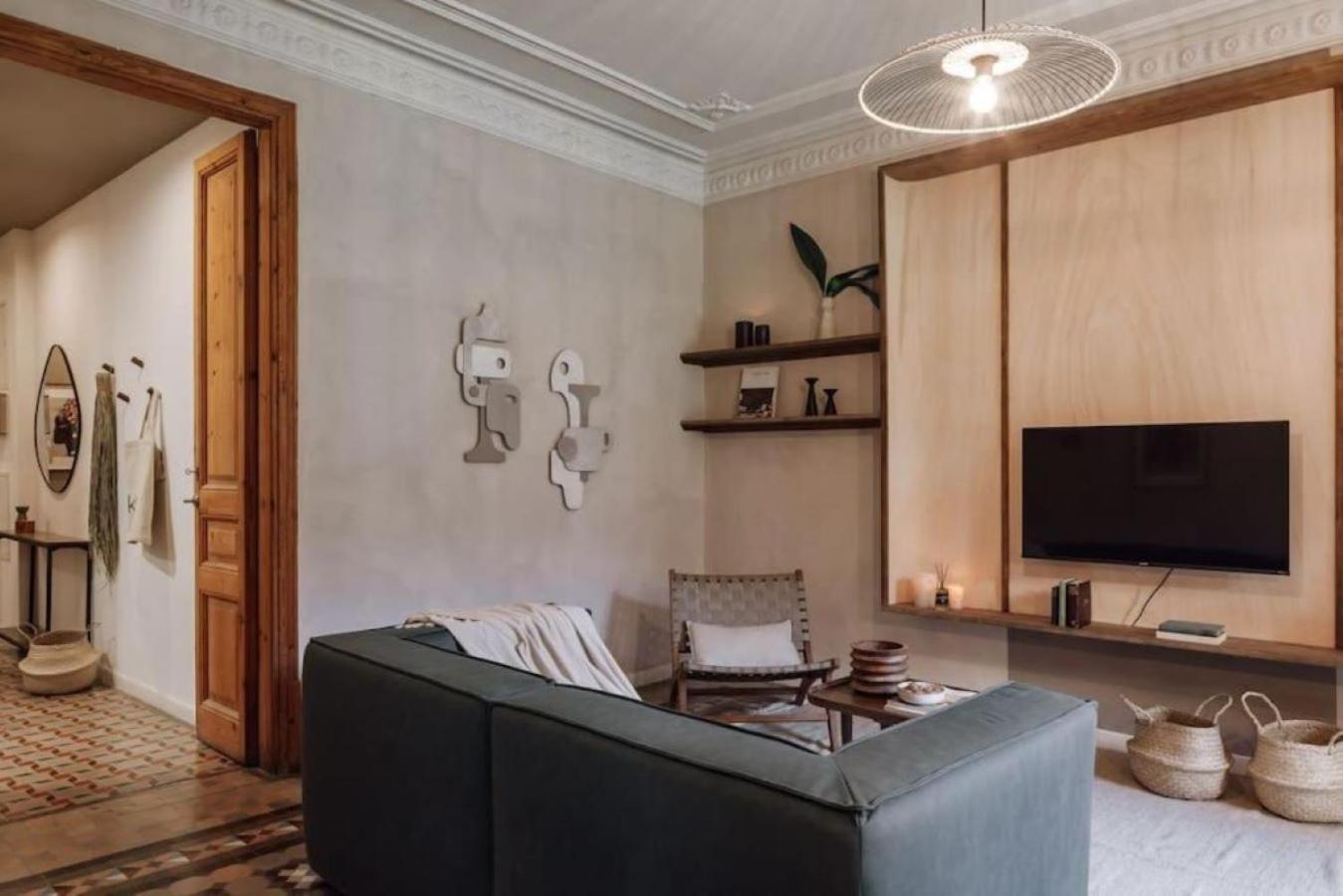 Apartment Ulindi - 2 Bedroom With Balcony In Eixample Esquerra *