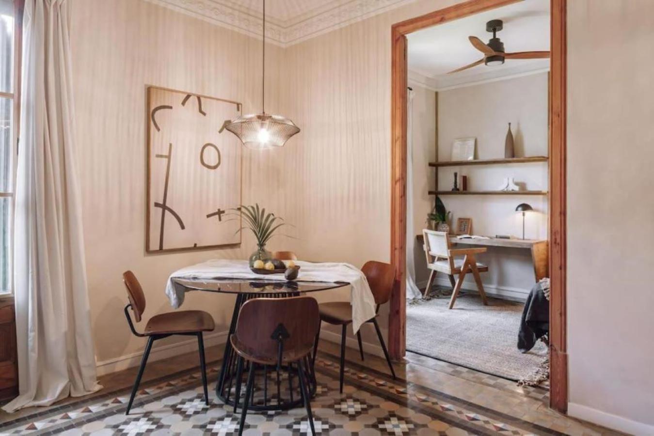 Ulindi - 2 Bedroom With Balcony In Eixample Esquerra *